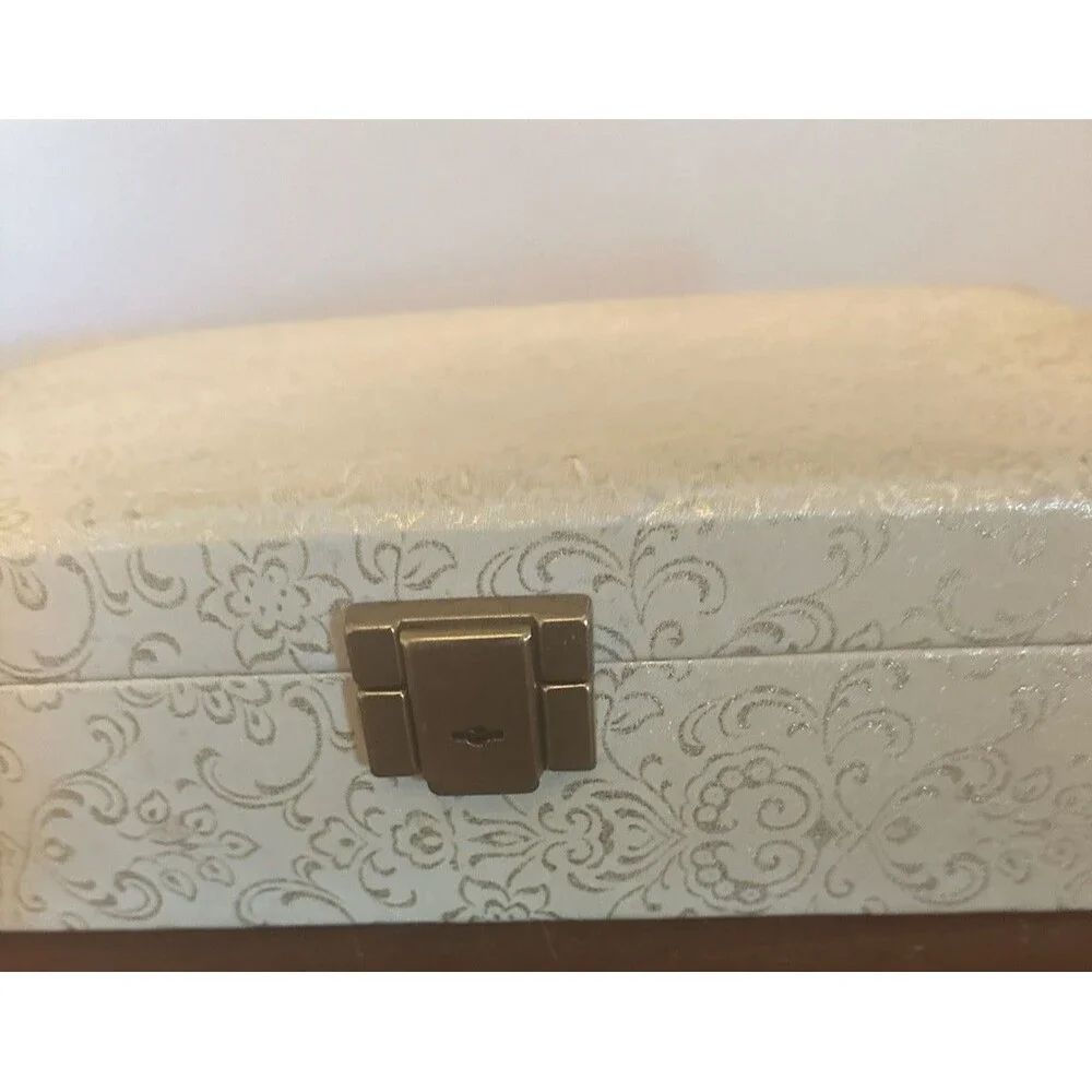 Vintage Lady Buxton Jewelry Box Cream Velvet  Cream Exterior Gold Floral